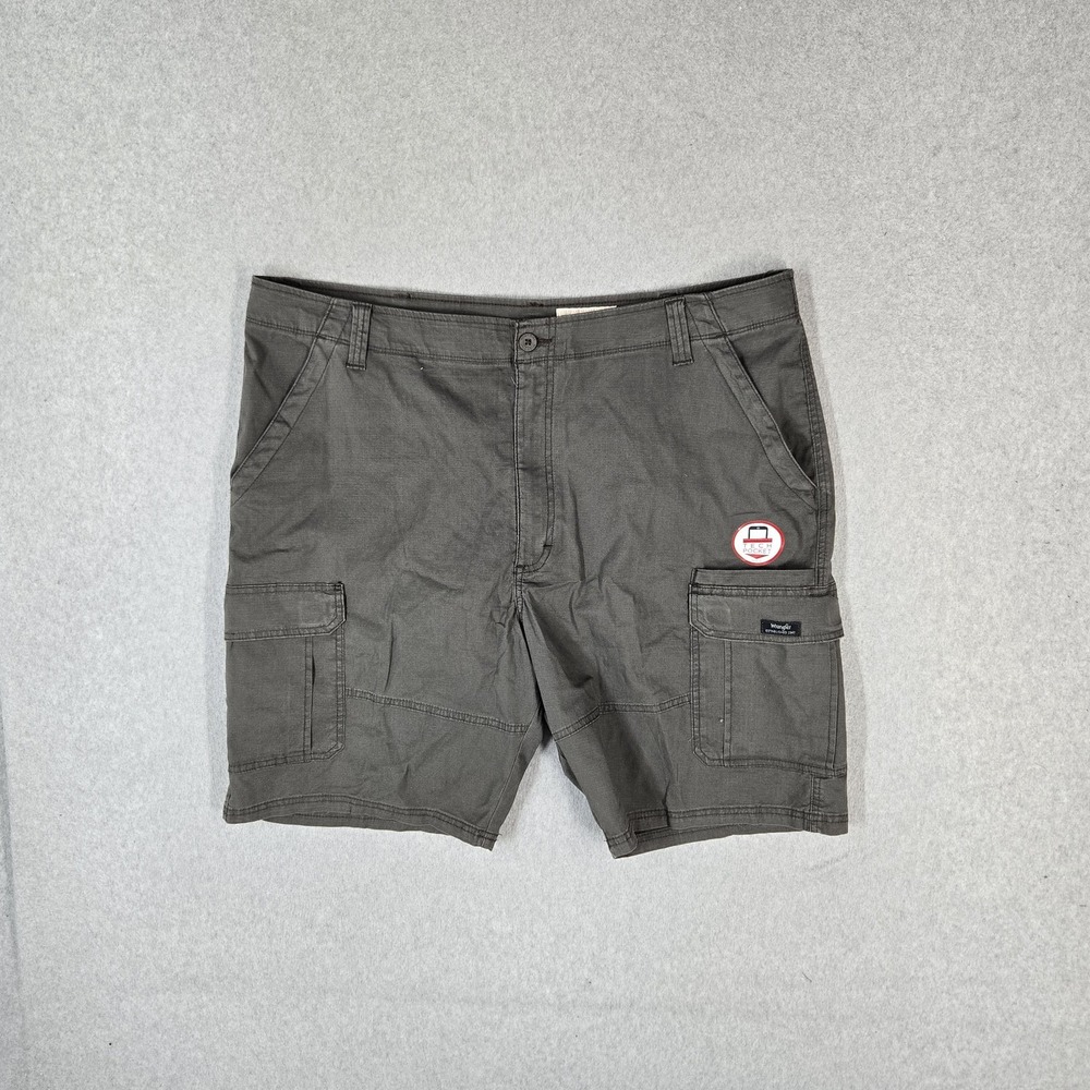 Wrangler Men Shorts 42 Gray Cargo Twill Relaxed Fit Stretch 9" Inseam Outdoor